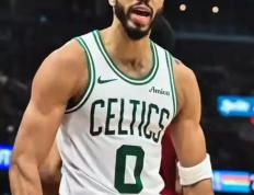 极速电竞-包含塔图姆回归赛场，败北首场状态亮眼，日本队观众沸腾！的词条