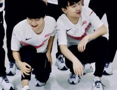 极速竞技-游泳季后赛掀起高潮，蓬莱旋风队鏖战云贵麒麟队，老将里程碑之夜——技战术储备厚实的简单介绍