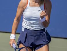 极速电竞-阿扎伦卡在德国队比赛中败北，战术调整引发热议！的简单介绍